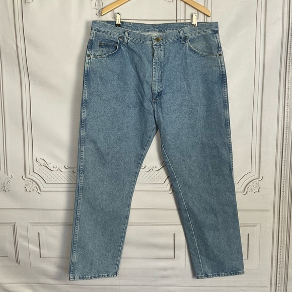 Wrangler Other - Wrangler Rugged Wear Light Wash Blue Jeans Men’s 42 x 30 Relaxed Fit Denim